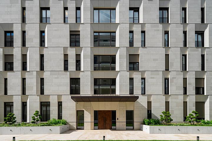 VILA IN PALAČA SCHELLENBURG